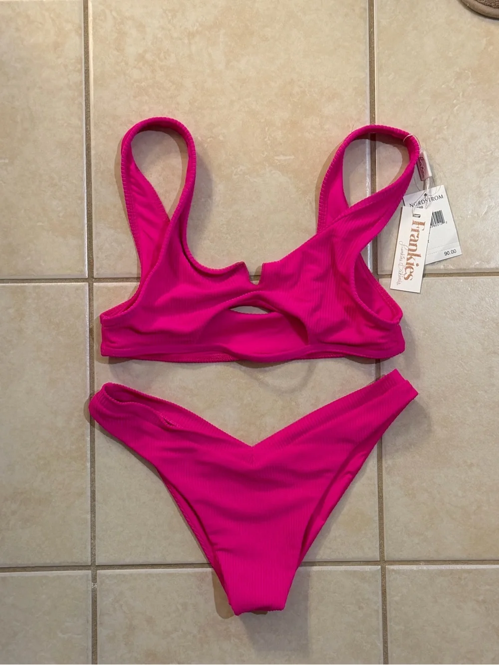 Frankies Bikinis Austin Bottom in Fuschia, Size Medium